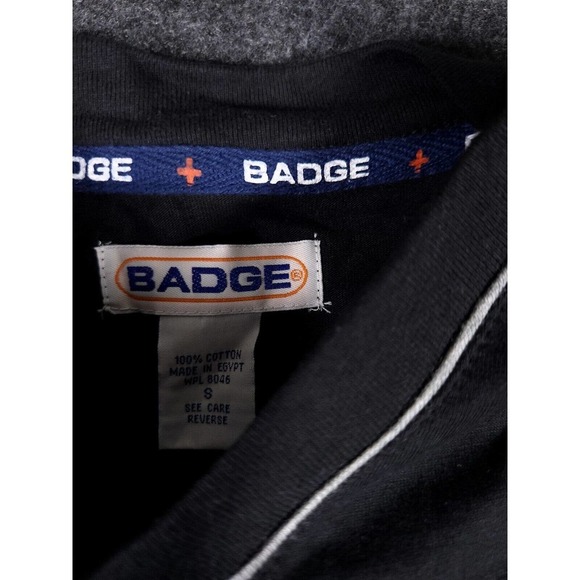 Badge Shirt Mens Small S Stretch Black Regular Short Sleeve V Neck Y2K NWT - Picture 5 of 11